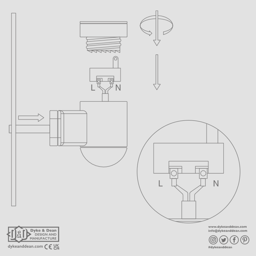 WHITE CERAMIC E27 WALL LIGHT FITTING OUTLET - DYKE & DEAN