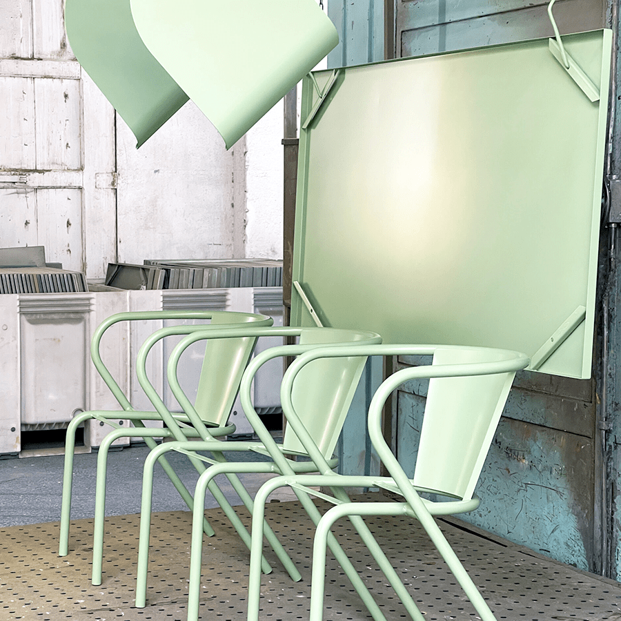 ADICO LIBELO STACKING CHAIR - DYKE & DEAN