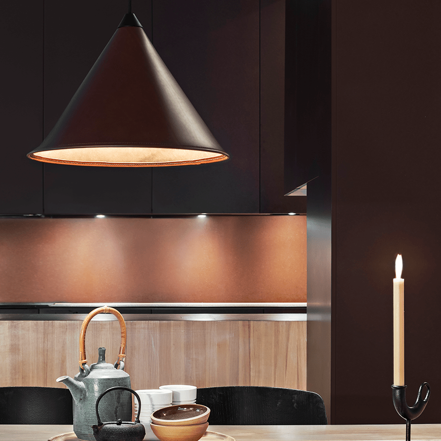 LEATHER CONE LAMP BLACK - DYKE & DEAN