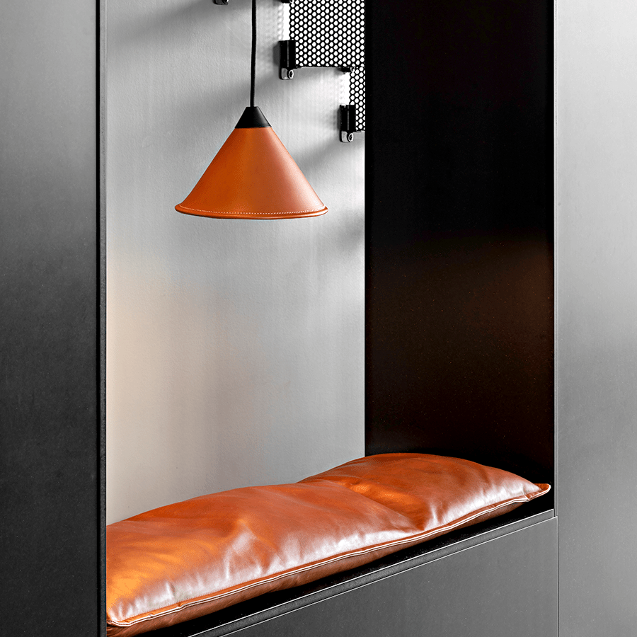 LEATHER CONE LAMP POLO - DYKE & DEAN